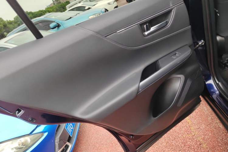 Used Toyota Harrier 2022 2.0L CVT Two-Wheel Drive Entry Version Interior 8