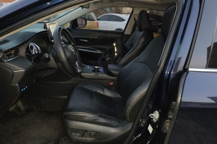 Used Toyota Harrier 2022 2.0L CVT Two-Wheel Drive Entry Version Left Front Seat