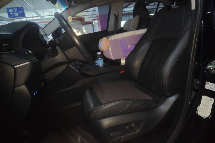 Used Toyota Harrier 2022 Dual-Engine 2.5L CVT Two-Wheel Drive Luxury Edition Left Front Seat