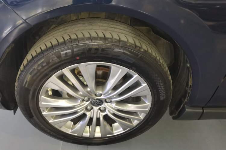Used Toyota Harrier 2022 2.0L CVT Two-Wheel Drive Deluxe Edition Left Front Wheel Hub