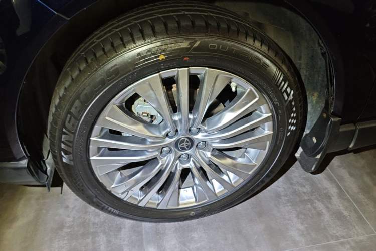 Used Toyota Harrier 2022 2.0L CVT Two-Wheel Drive Deluxe Edition Left Front Wheel Hub