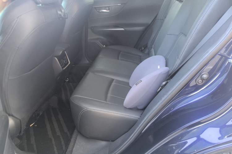 Used Toyota Harrier 2022 2.0L CVT Two-Wheel Drive Deluxe Edition Left Rear Seat