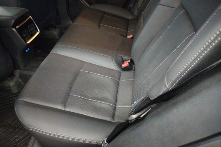 Used Toyota Harrier 2022 2.0L CVT Two-Wheel Drive Luxury Edition Left Rear Seat