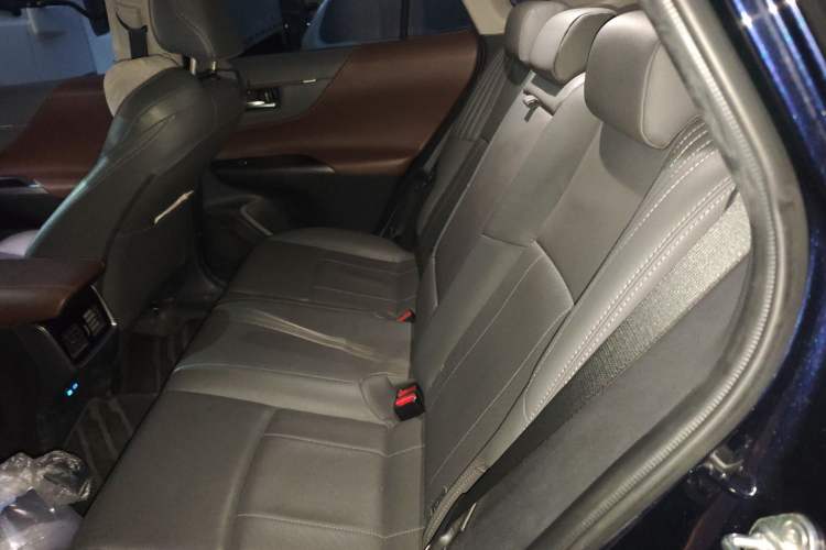 Used Toyota Harrier 2022 2.0L CVT Two-Wheel Drive Deluxe Edition Left Rear Seat