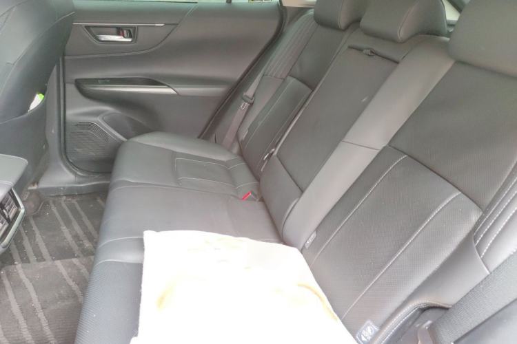 Used Toyota Harrier 2022 Dual-Engine 2.5L CVT Two-Wheel Drive Luxury Edition Left Rear Seat