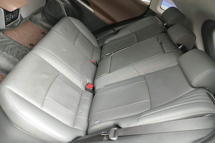 Used Toyota Harrier 2022 Dual-Engine 2.5L CVT Four-Wheel Drive Flagship Edition Left Rear Seat