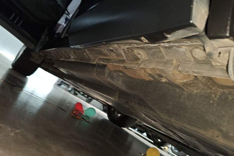 Used Toyota Harrier 2022 2.0L CVT Two-Wheel Drive Deluxe Edition Left Side Sill