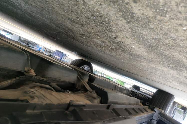 Used Toyota Harrier 2022 Dual-Engine 2.5L CVT Four-Wheel Drive Flagship Edition Left Side Sill