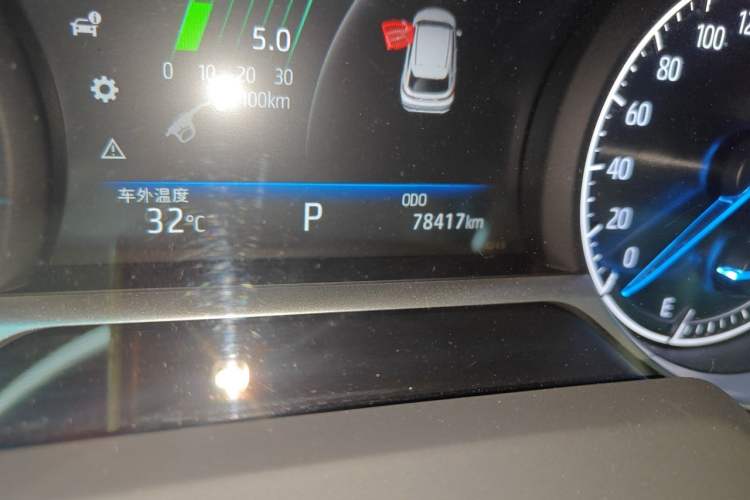 Used Toyota Harrier 2022 Dual-Engine 2.5L CVT Two-Wheel Drive Luxury Edition Odometer Close Up