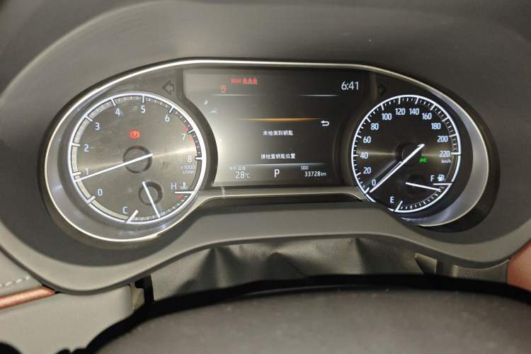 Used Toyota Harrier 2022 2.0L CVT Two-Wheel Drive Deluxe Edition Odometer Close Up