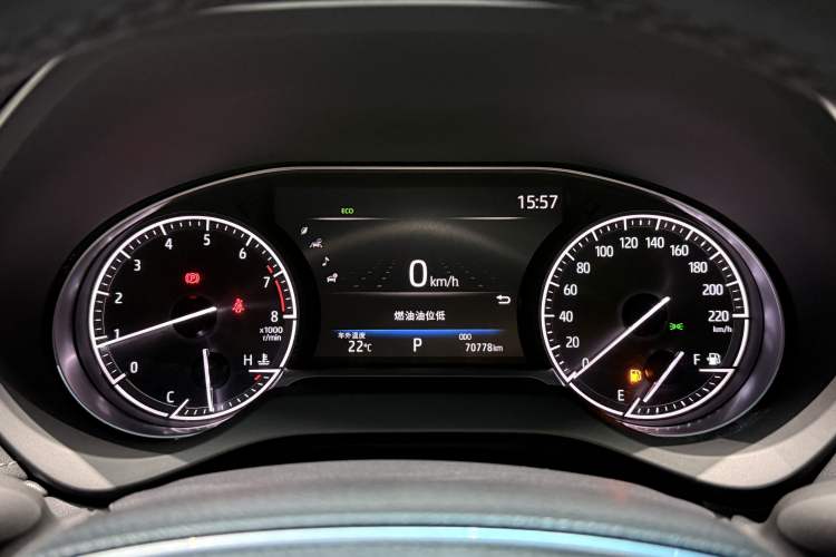Used Toyota Harrier 2022 2.0L CVT Two-Wheel Drive Deluxe Edition Odometer Close Up