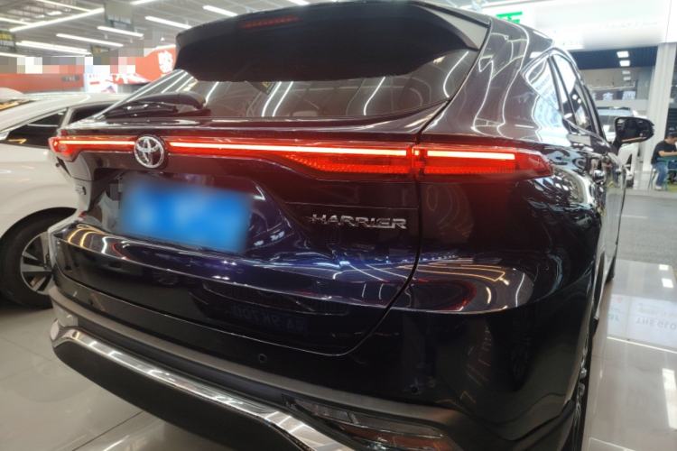 Used Toyota Harrier 2022 2.0L CVT Two-Wheel Drive Luxury Edition Rear Right 45 Deg