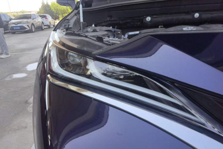 Used Toyota Harrier 2022 2.0L CVT Two-Wheel Drive Deluxe Edition Right Front Headlight