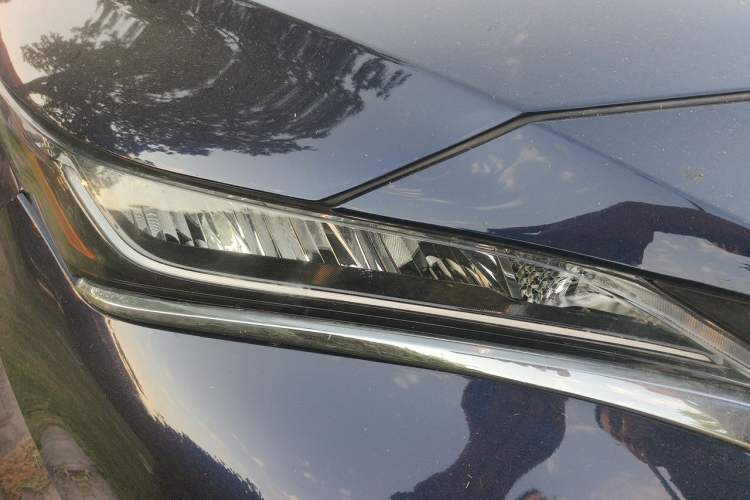 Used Toyota Harrier 2022 2.0L CVT Two-Wheel Drive Luxury Edition Right Front Headlight