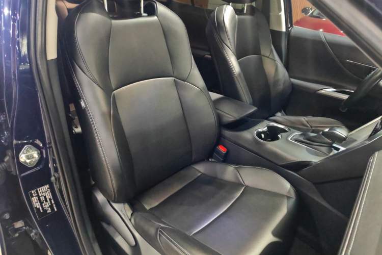 Used Toyota Harrier 2022 2.0L CVT Two-Wheel Drive Entry Version Right Front Seat