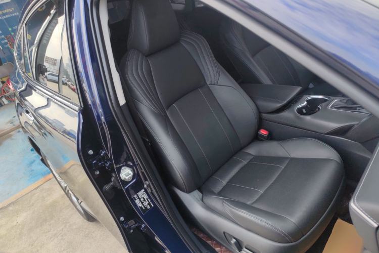 Used Toyota Harrier 2022 2.0L CVT Two-Wheel Drive Deluxe Edition Right Front Seat