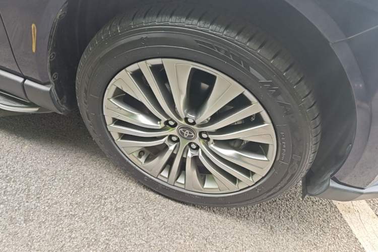 Used Toyota Harrier 2022 2.0L CVT Two-Wheel Drive Deluxe Edition Right Front Wheel Hub