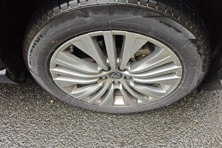 Used Toyota Harrier 2022 2.0L CVT Two-Wheel Drive Deluxe Edition Right Front Wheel Hub