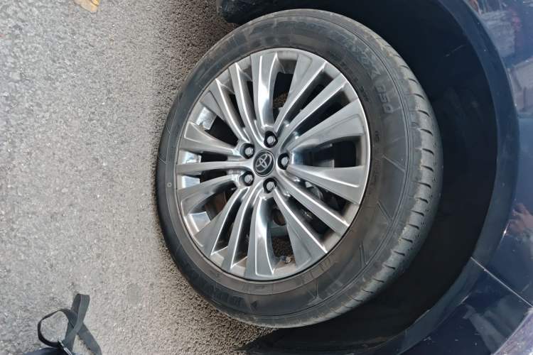 Used Toyota Harrier 2022 2.0L CVT Two-Wheel Drive Deluxe Edition Right Front Wheel Hub