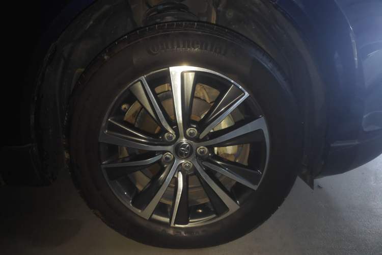 Used Toyota Harrier 2022 Dual-Engine 2.5L CVT Two-Wheel Drive Luxury Edition Right Front Wheel Hub
