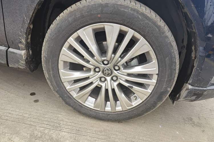 Used Toyota Harrier 2022 2.0L CVT Two-Wheel Drive Deluxe Edition Right Front Wheel Hub