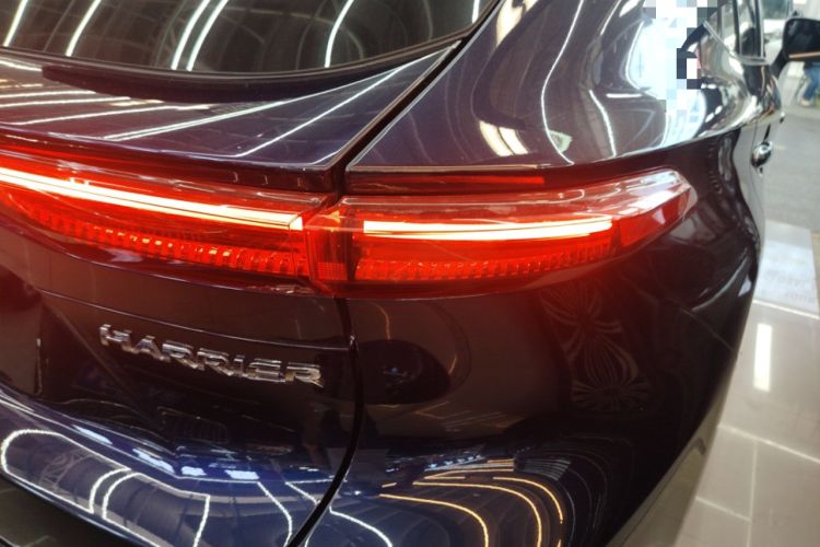 Used Toyota Harrier 2022 2.0L CVT Two-Wheel Drive Luxury Edition Right Rear Taillight