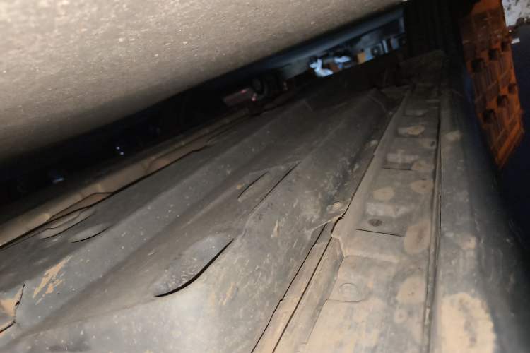 Used Toyota Harrier 2022 2.0L CVT Two-Wheel Drive Entry Version Right Side Sill