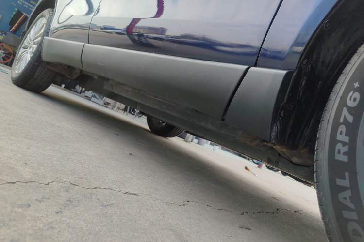 Used Toyota Harrier 2022 2.0L CVT Two-Wheel Drive Deluxe Edition Right Side Sill