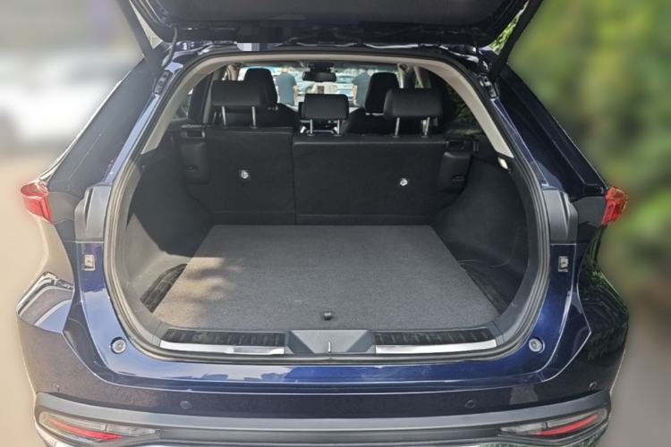 Used Toyota Harrier 2022 2.0L CVT Two-Wheel Drive Deluxe Edition Trunk