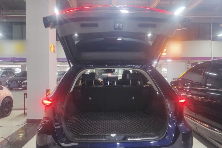 Used Toyota Harrier 2022 2.0L CVT Two-Wheel Drive Luxury Edition Trunk