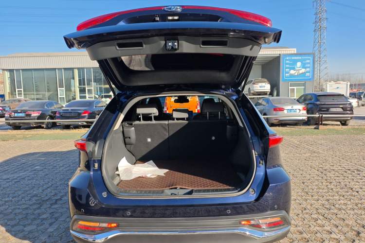 Used Toyota Harrier 2022 2.0L CVT Two-Wheel Drive Deluxe Edition Trunk
