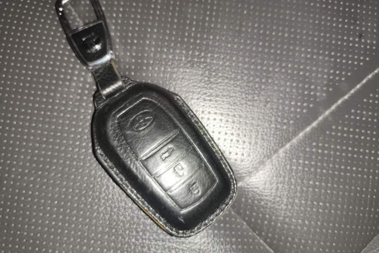 Used Toyota Harrier 2022 2.0L CVT Two-Wheel Drive Luxury Edition Vehicle Key