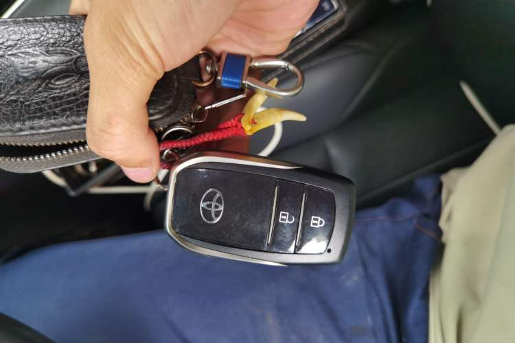 Used Toyota Harrier 2022 2.0L CVT Two-Wheel Drive Deluxe Edition Vehicle Key