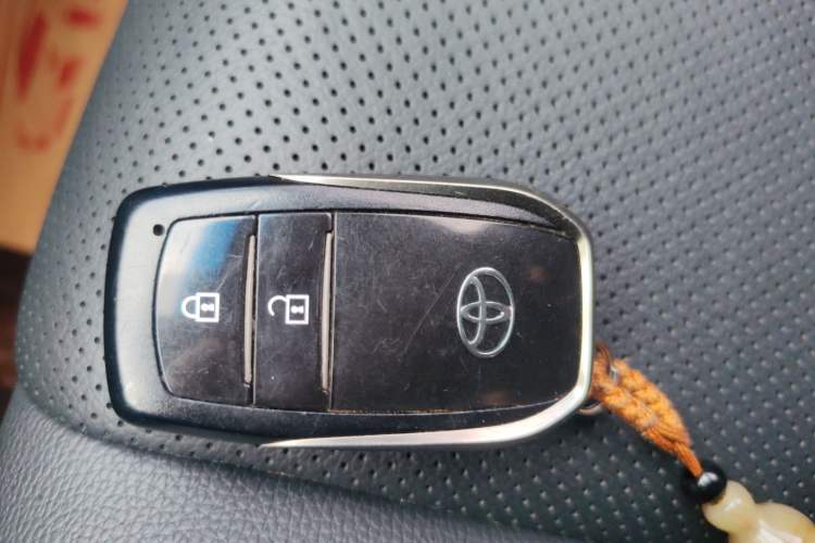 Used Toyota Harrier 2022 2.0L CVT Two-Wheel Drive Deluxe Edition Vehicle Key