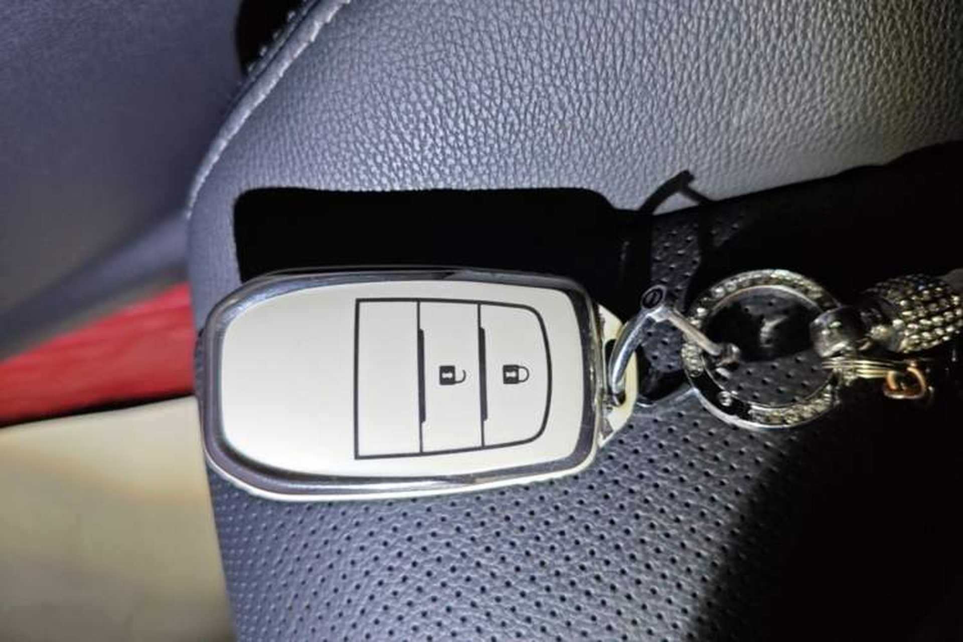 Used Toyota Harrier 2022 2.0L CVT Two-Wheel Drive Deluxe Edition Vehicle Key