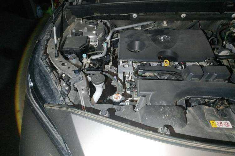Used Toyota Harrier 2022 2.0L CVT Two-Wheel Drive Deluxe Edition Engine Bay Right