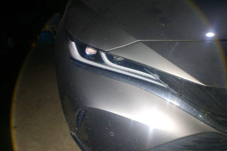 Used Toyota Harrier 2022 2.0L CVT Two-Wheel Drive Deluxe Edition Right Front Headlight