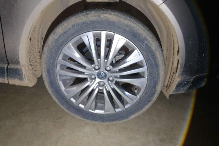 Used Toyota Harrier 2022 2.0L CVT Two-Wheel Drive Deluxe Edition Right Front Wheel Hub