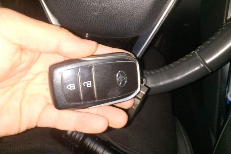 Used Toyota Harrier 2022 2.0L CVT Two-Wheel Drive Deluxe Edition Vehicle Key