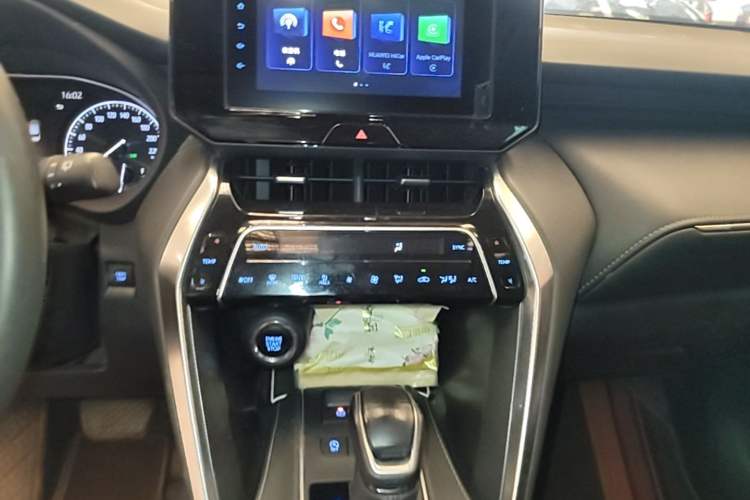 Used Toyota Harrier 2022 2.0L CVT Two-Wheel Drive Entry Version Audio And AC Panel