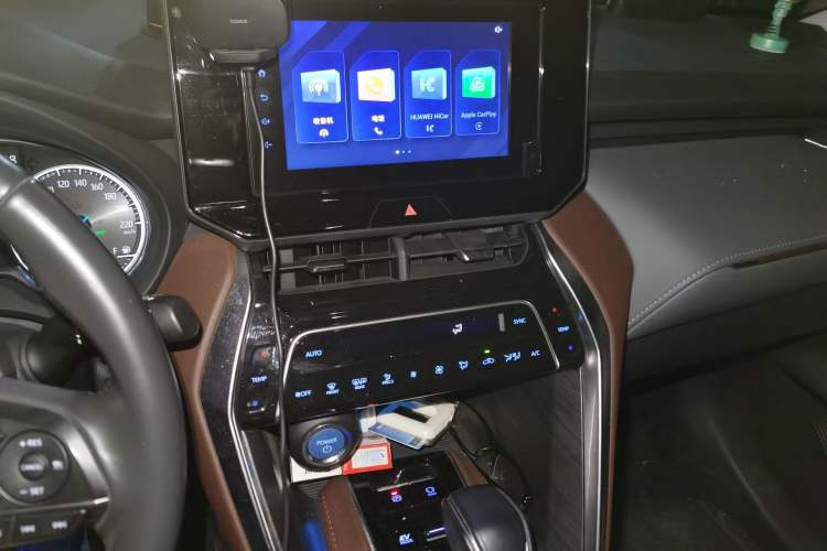 Used Toyota Harrier 2022 Dual-Engine 2.5L CVT Two-Wheel Drive Luxury Edition Audio And AC Panel