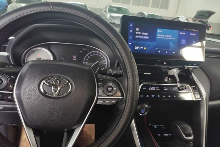Used Toyota Harrier 2022 2.0L CVT Two-Wheel Drive Deluxe Edition Center Console