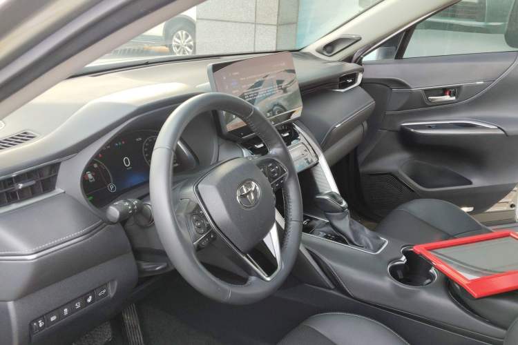 Used Toyota Harrier 2022 Dual-Engine 2.5L CVT Four-Wheel Drive Flagship Edition Center Console