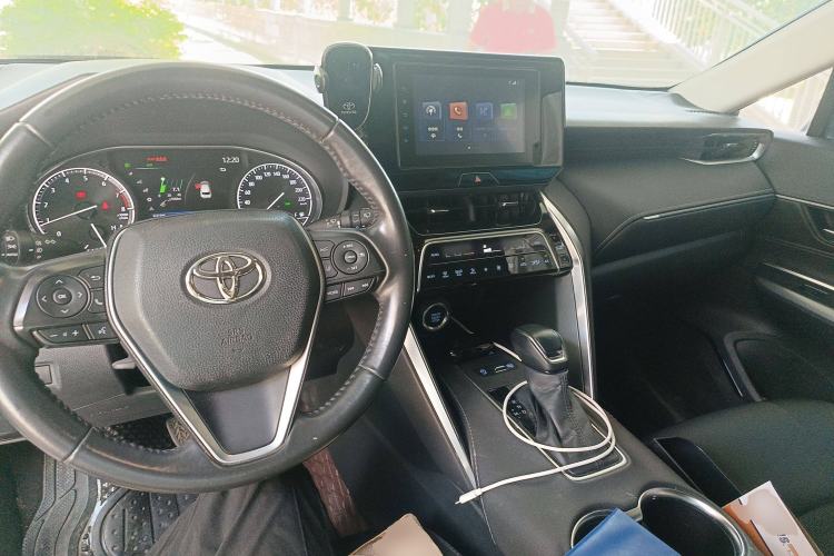 Used Toyota Harrier 2022 2.0L CVT Two-Wheel Drive Entry Version Center Console