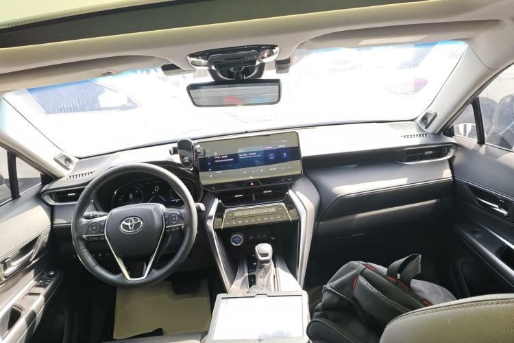 Used Toyota Harrier 2022 Dual-Engine 2.5L CVT Four-Wheel Drive Flagship Edition Center Console
