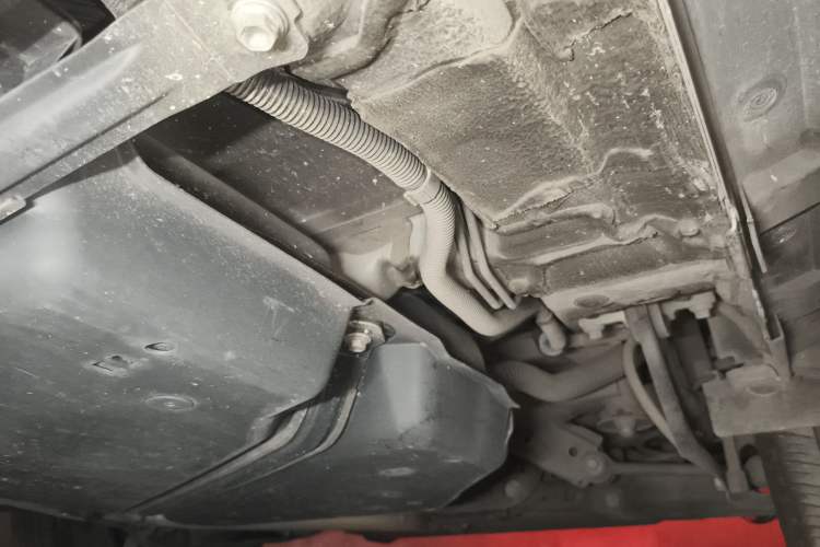 Used Toyota Harrier 2022 Dual-Engine 2.5L CVT Two-Wheel Drive Luxury Edition Chassis Rear Left