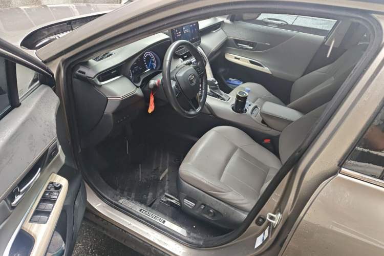 Used Toyota Harrier 2022 Dual-Engine 2.5L CVT Four-Wheel Drive Luxury Edition Driver Seat