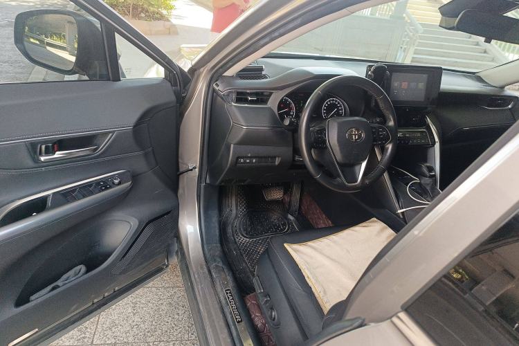Used Toyota Harrier 2022 2.0L CVT Two-Wheel Drive Entry Version Driver Seat