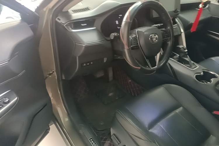 Used Toyota Harrier 2022 2.0L CVT Two-Wheel Drive Luxury Edition Driver Seat