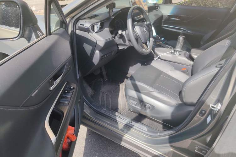 Used Toyota Harrier 2022 Dual-Engine 2.5L CVT Four-Wheel Drive Luxury Edition Driver Seat